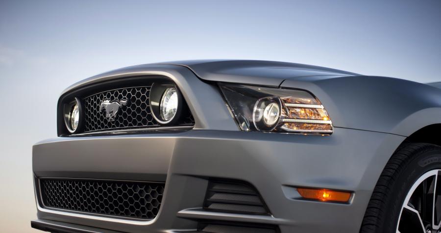  Ford Mustang GT 2013 года  (фото 16 из 58)